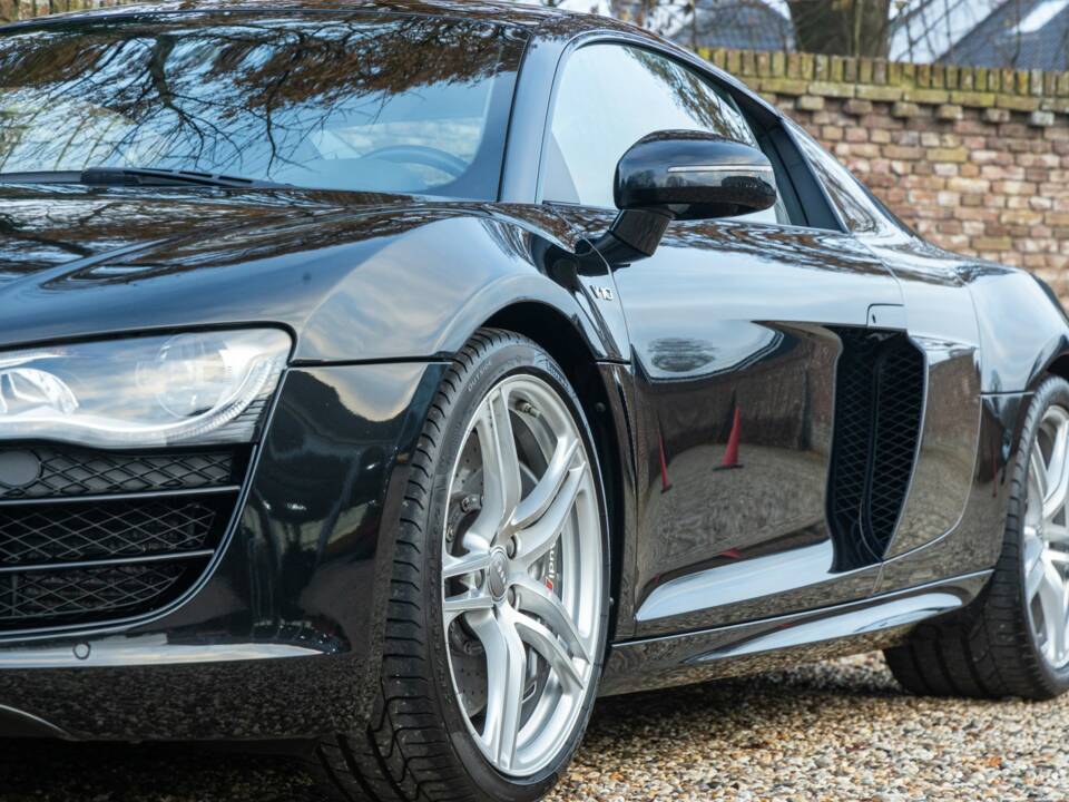 Image 28/50 de Audi R8 V10 (2011)
