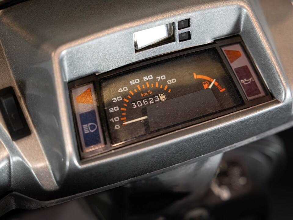 Immagine 10/23 di Peugeot Metropolis 50 (1990)