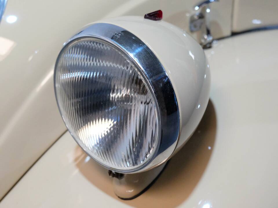 Image 16/27 of FIAT 500 A Topolino (1938)