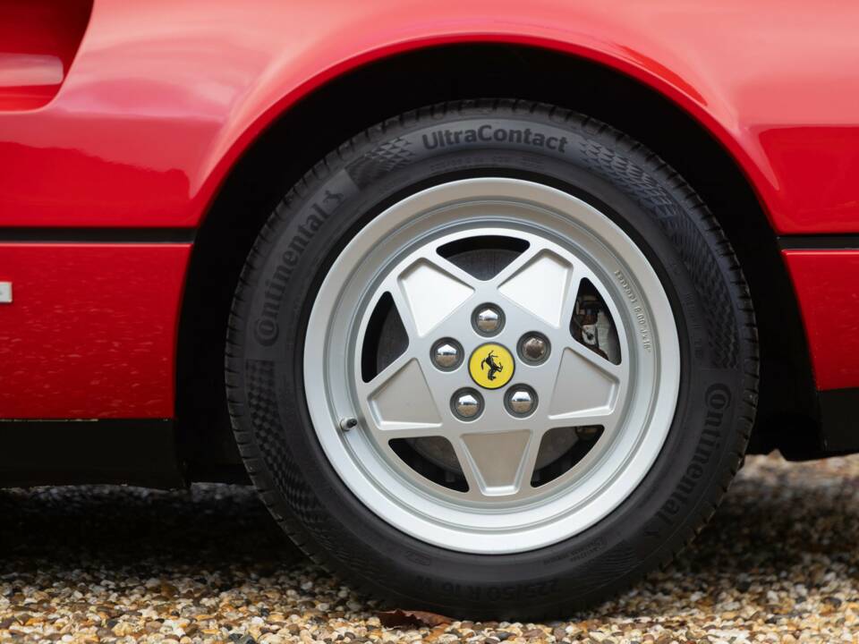 Bild 21/50 von Ferrari 328 GTB (1989)