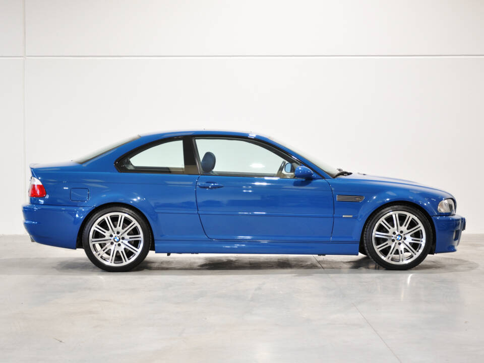 Image 38/45 of BMW M3 (2002)