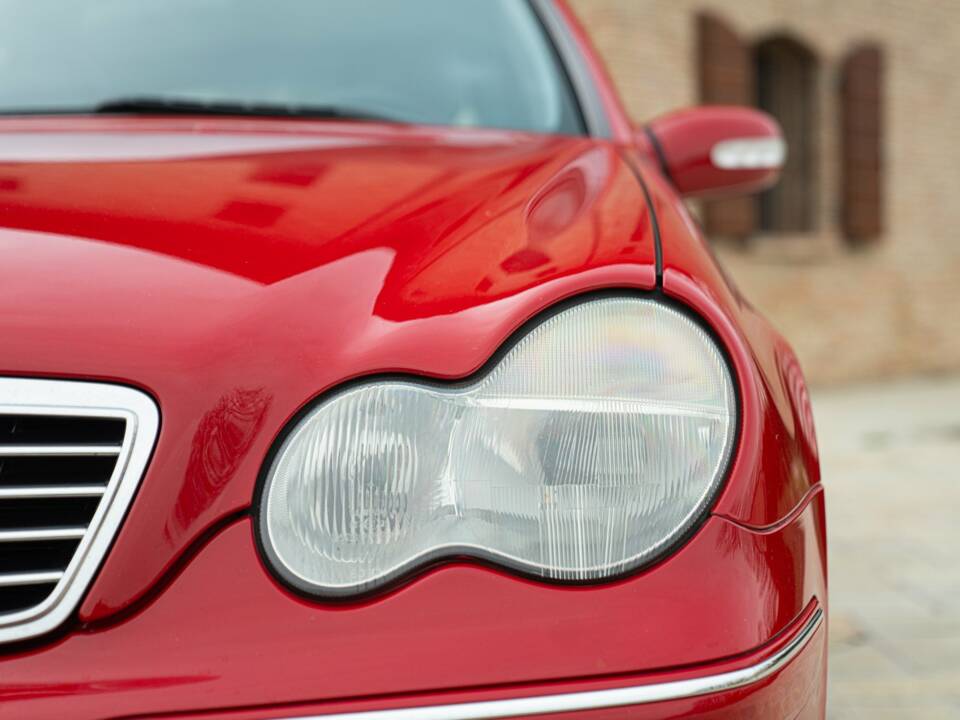 Immagine 21/50 di Mercedes-Benz C 220 CDI T (2003)