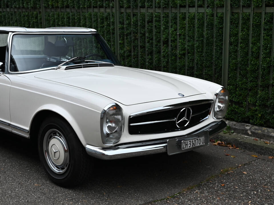 Image 17/38 of Mercedes-Benz 280 SL (1968)