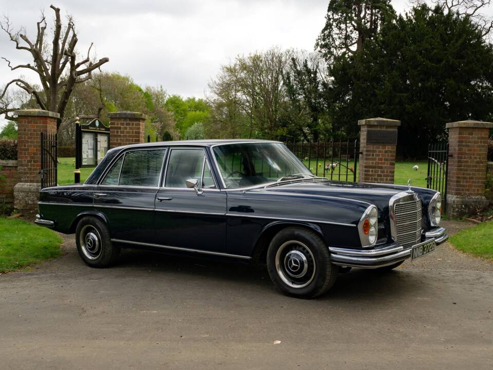 Imagen 1/21 de Mercedes-Benz 280 SEL (1968)