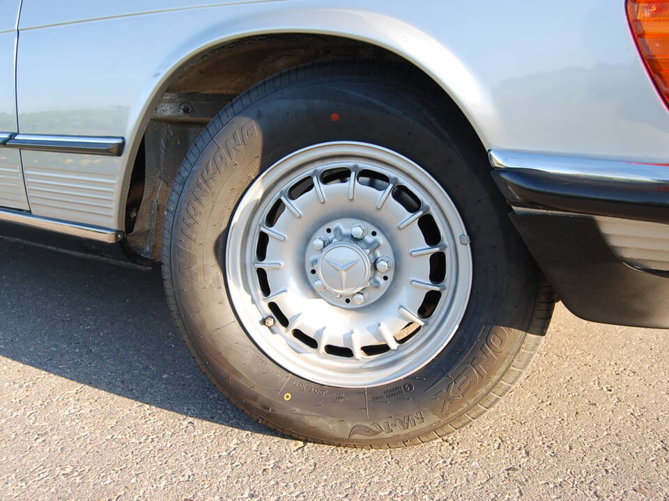 Image 54/87 of Mercedes-Benz 280 SL (1982)