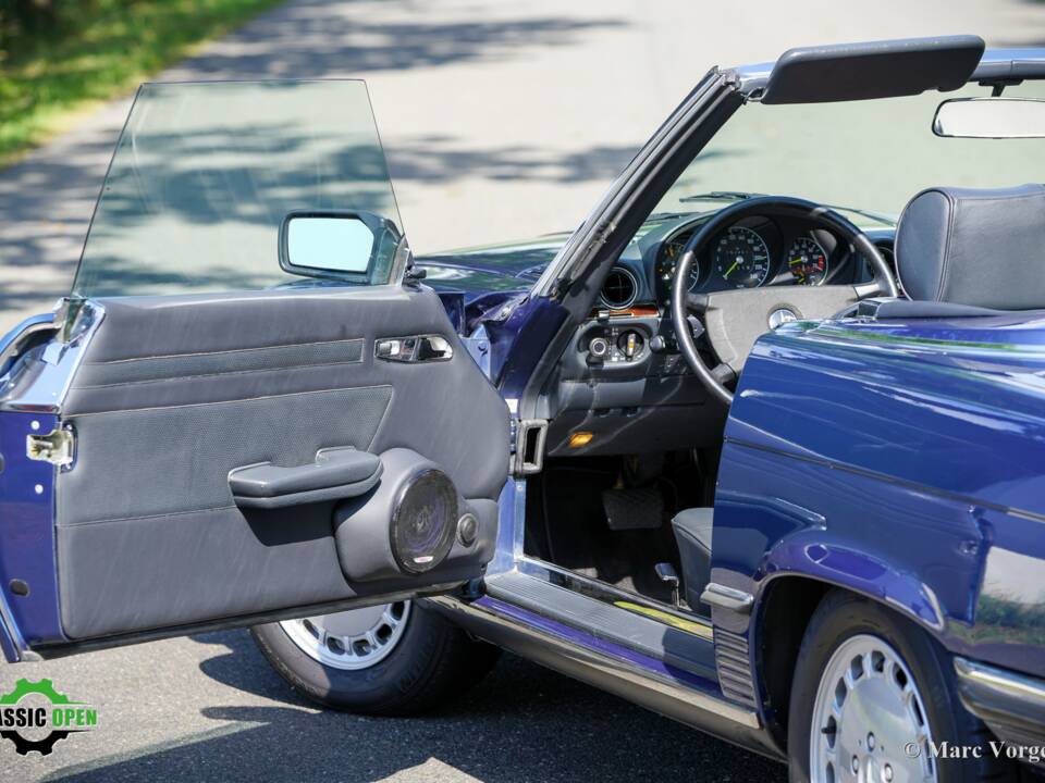 Immagine 4/60 di Mercedes-Benz 420 SL (1987)