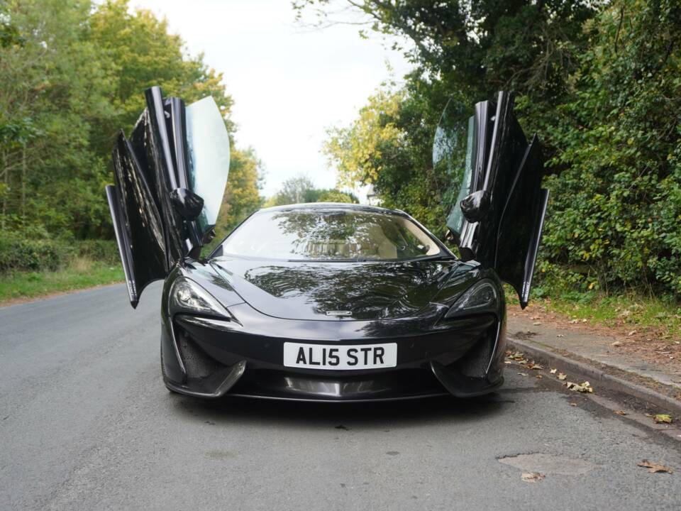 Image 9/16 of McLaren 570GT (2017)