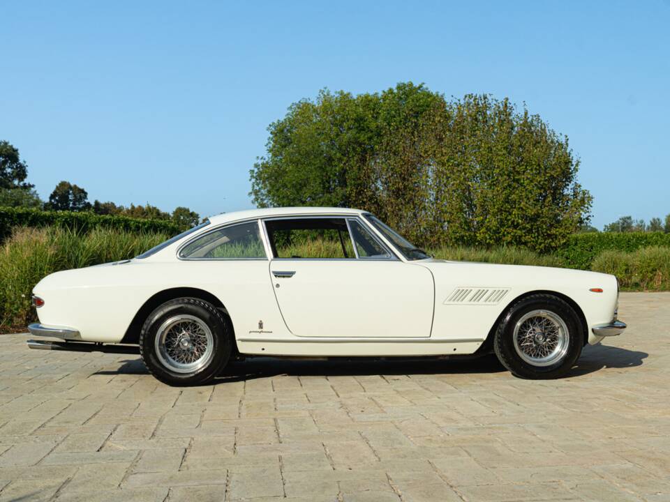 Afbeelding 5/50 van Ferrari 330 GT 2+2 (1964)