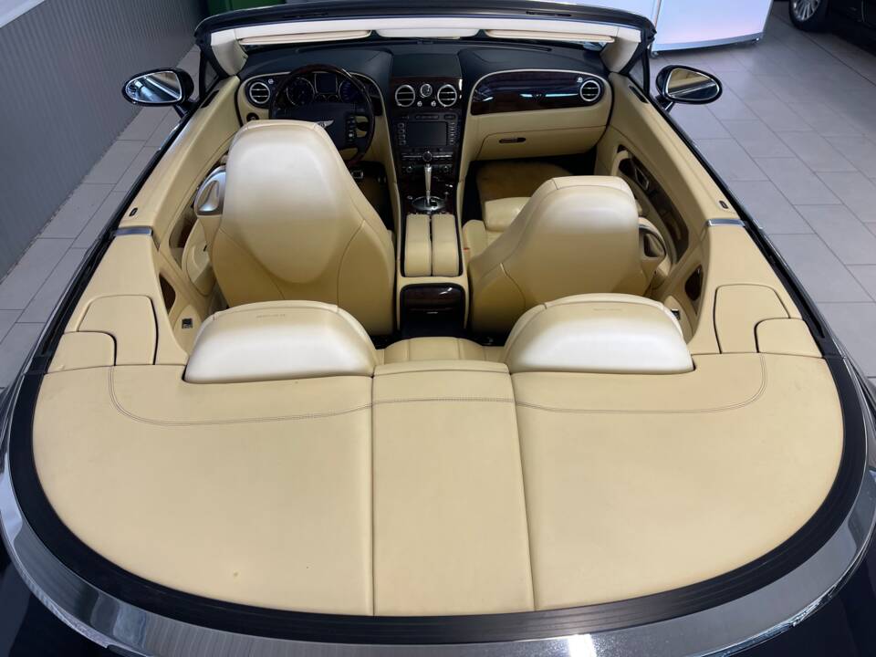 Image 11/20 of Bentley Continental GTC (2006)