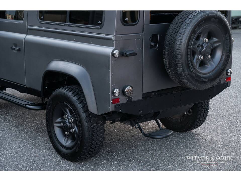 Image 19/27 of Land Rover Defender 90 (1996)