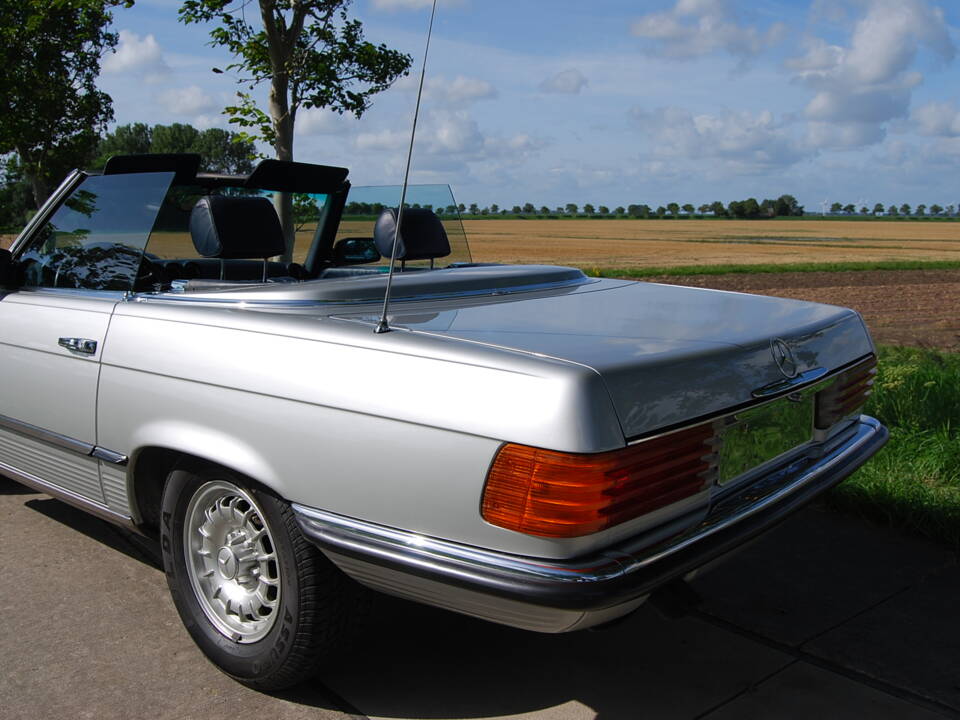 Image 49/96 of Mercedes-Benz 280 SL (1982)