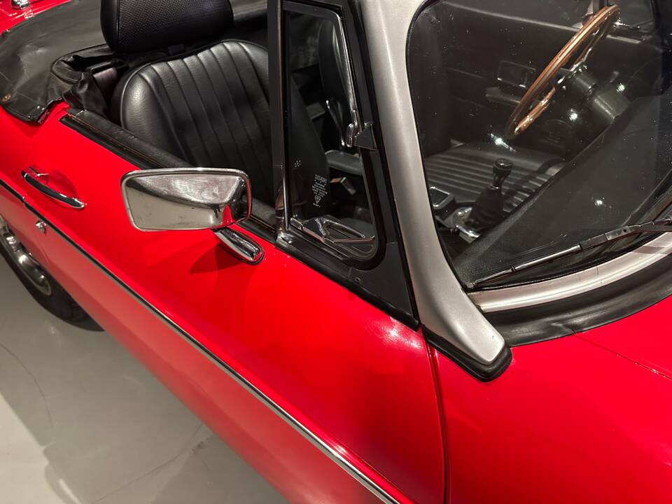Imagen 14/49 de MG MGB (1977)