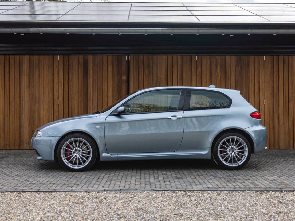 Image 3/13 of Alfa Romeo 147 3.2 GTA (2005)