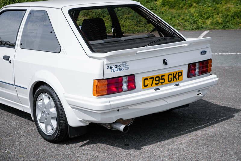 Image 9/33 de Ford Escort turbo RS (1986)