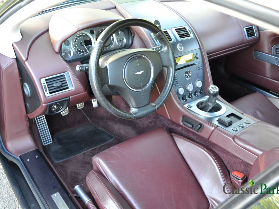 Image 19/50 de Aston Martin V8 Vantage (2005)