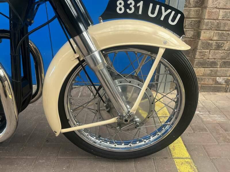 Image 19/19 of Norton DUMMY (1960)