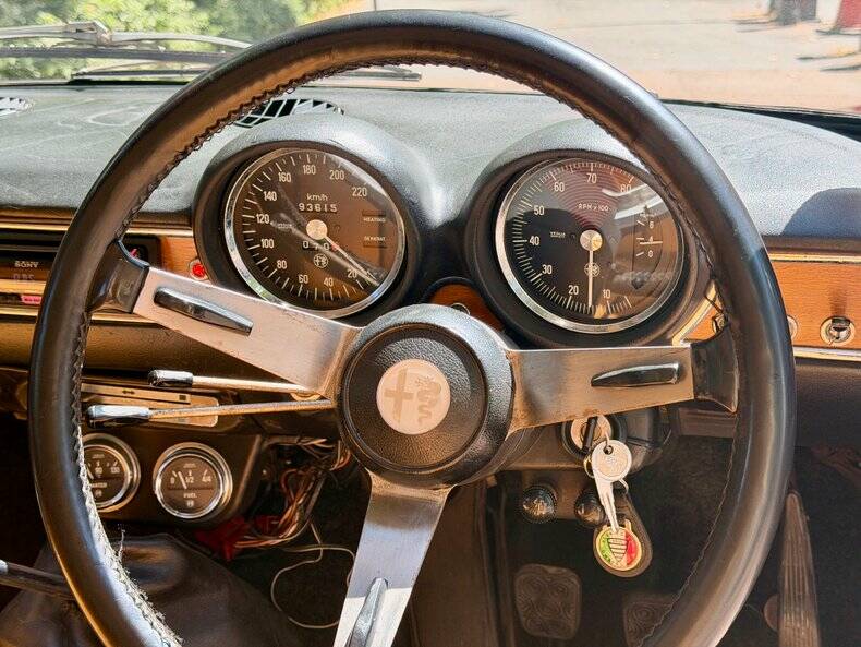 Image 12/48 of Alfa Romeo Giulia 1600 GT Junior (1972)