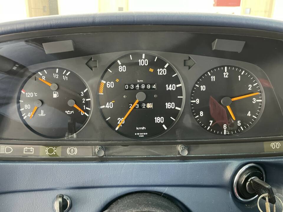 Bild 7/32 von Mercedes-Benz 300 D (1983)