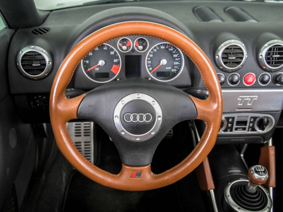 Bild 8/50 von Audi TT 1.8 T (2000)