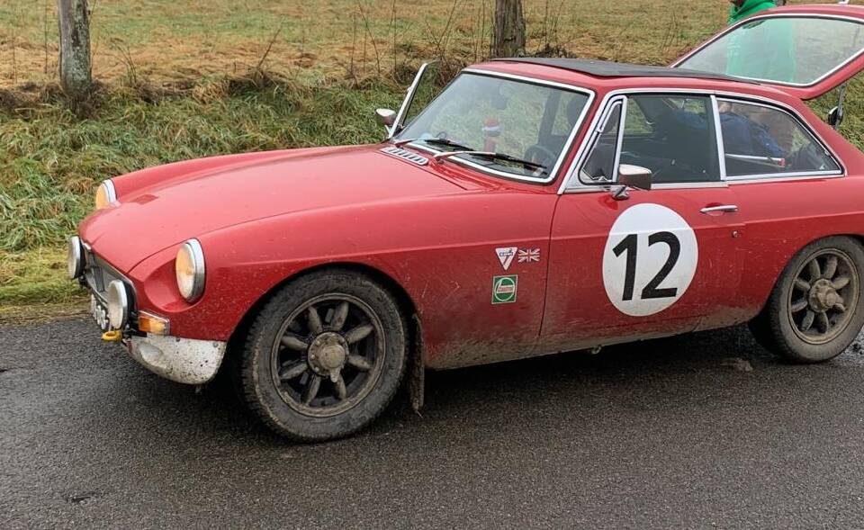 Image 25/50 of MG MGB GT (1972)