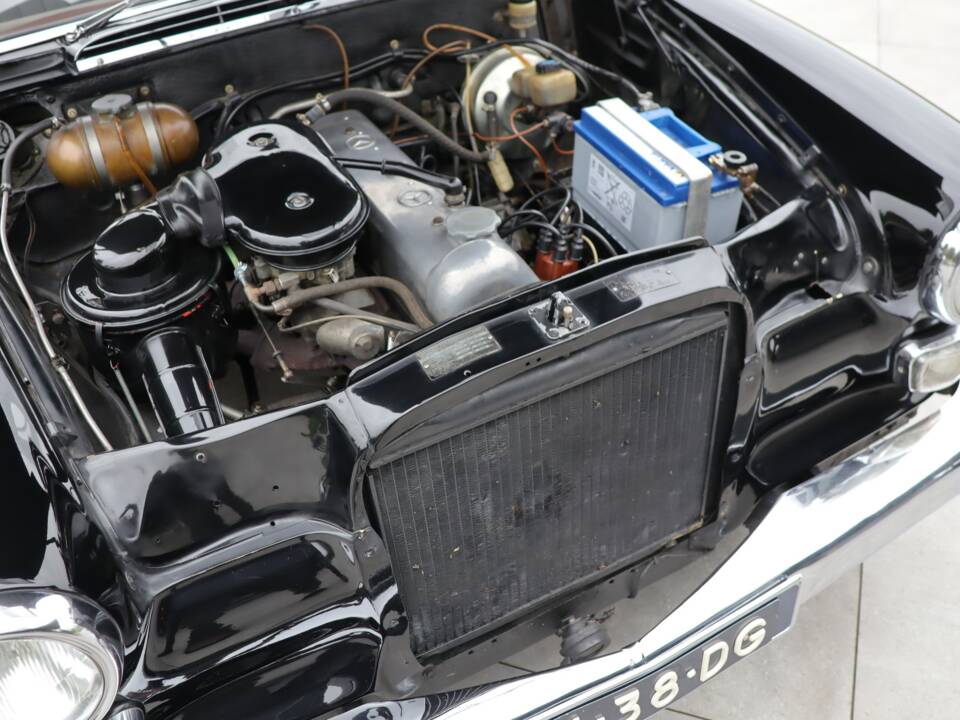 Afbeelding 45/50 van Mercedes-Benz 230 S (1967)