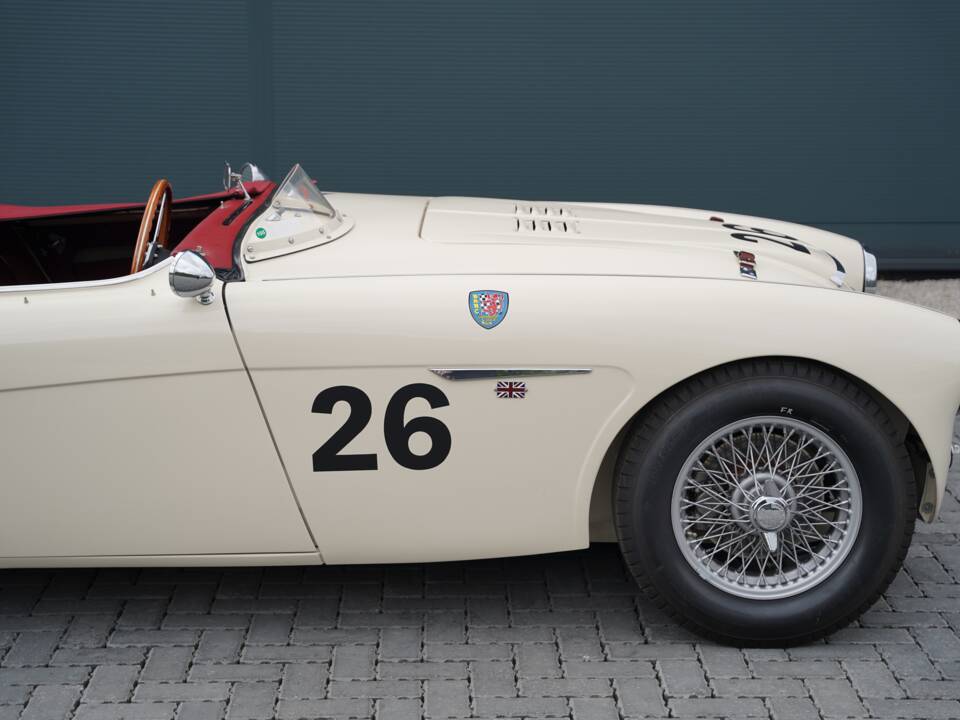 Image 26/50 of Austin-Healey 100&#x2F;6 (BN6) (1958)