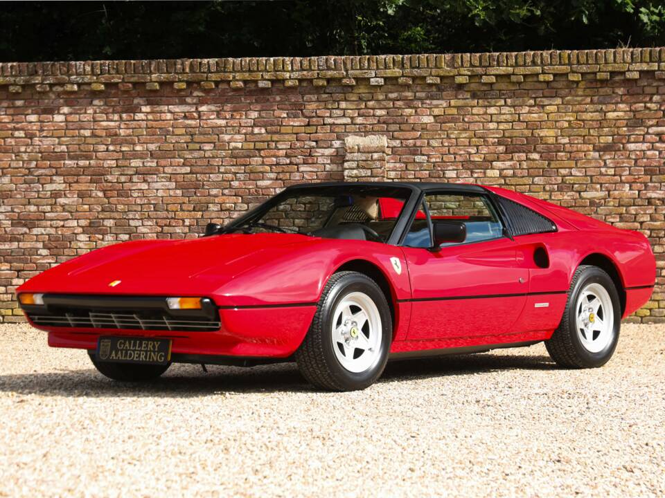 Image 12/50 de Ferrari 308 GTSi (1981)