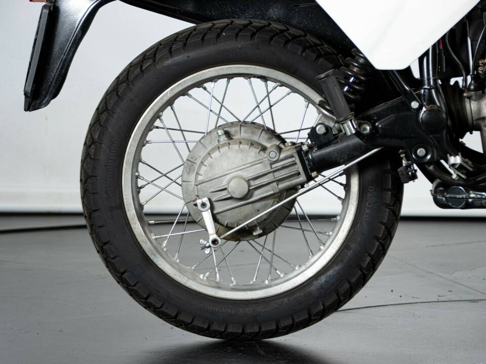 Image 30/50 of BMW R 80 GS (1983)