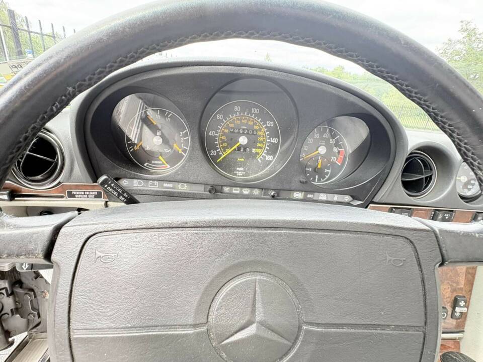 Image 25/50 de Mercedes-Benz 560 SL (1988)