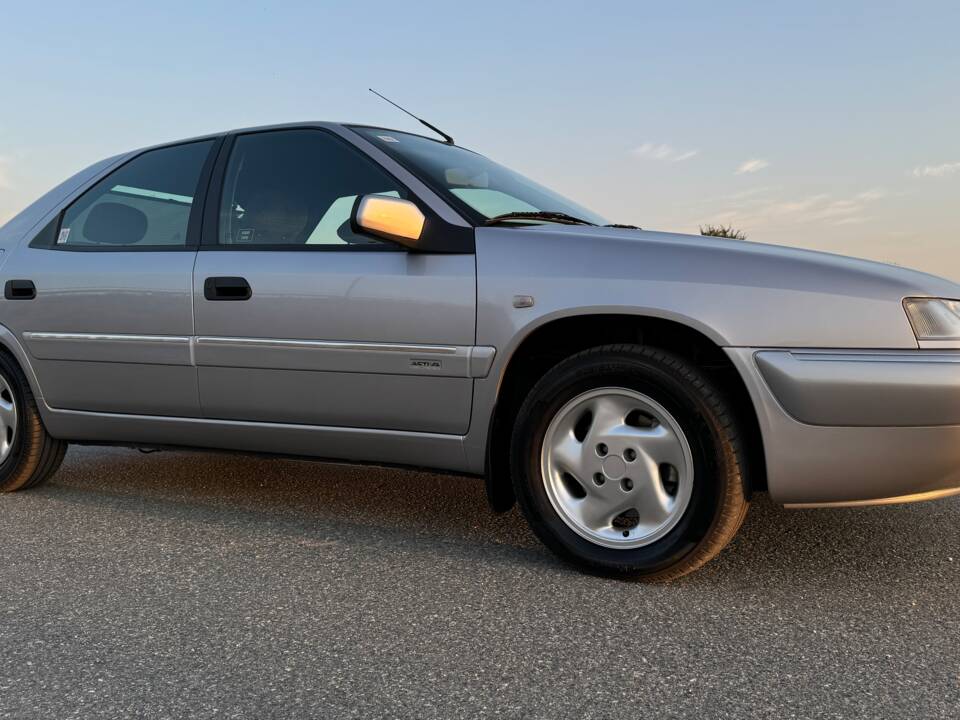 Image 24/80 of Citroën Xantia 2.0i (1998)