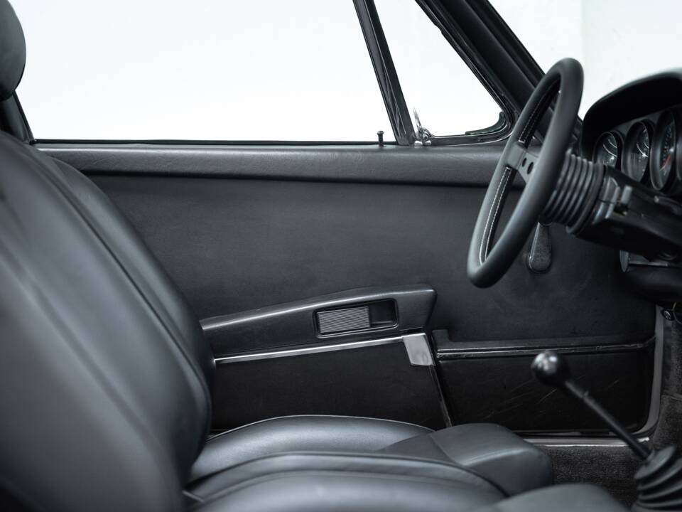Image 17/41 de Porsche 911 2.4 E (1973)