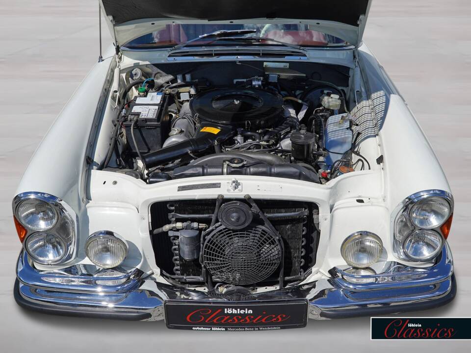 Image 23/29 de Mercedes-Benz 280 SE 3,5 (1971)