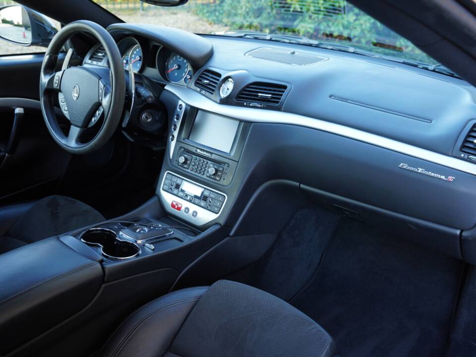 Imagen 29/50 de Maserati GranTurismo S (2010)