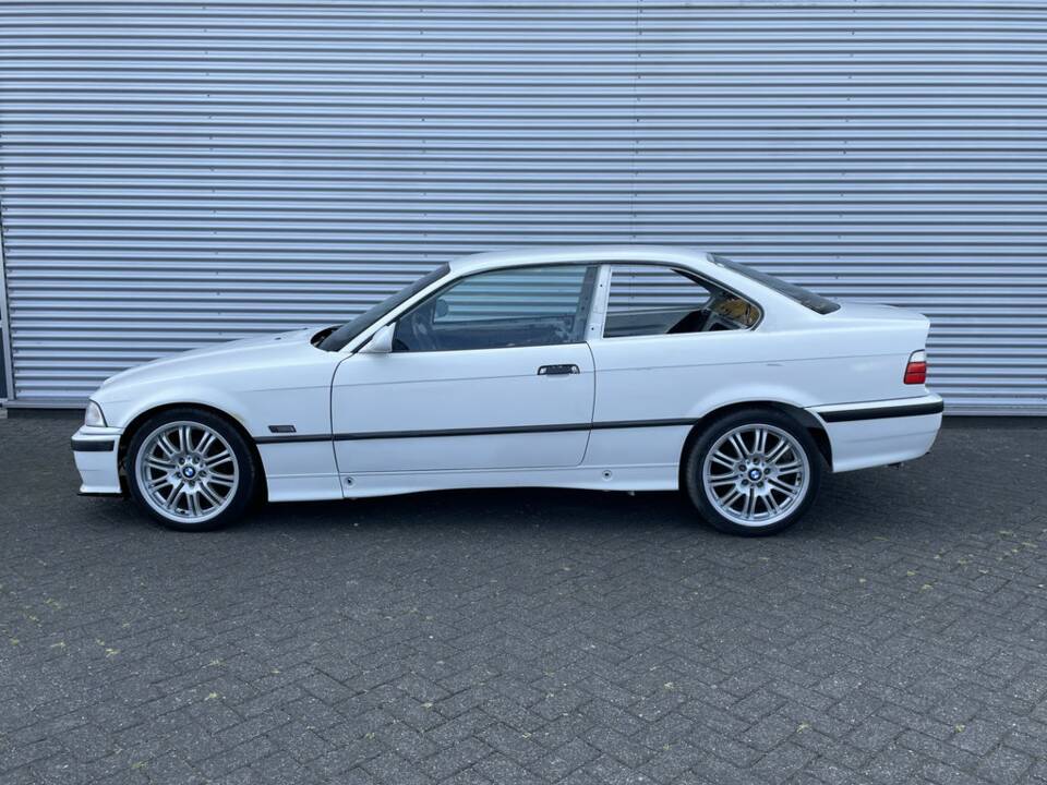 Image 6/8 de BMW 320i (1996)