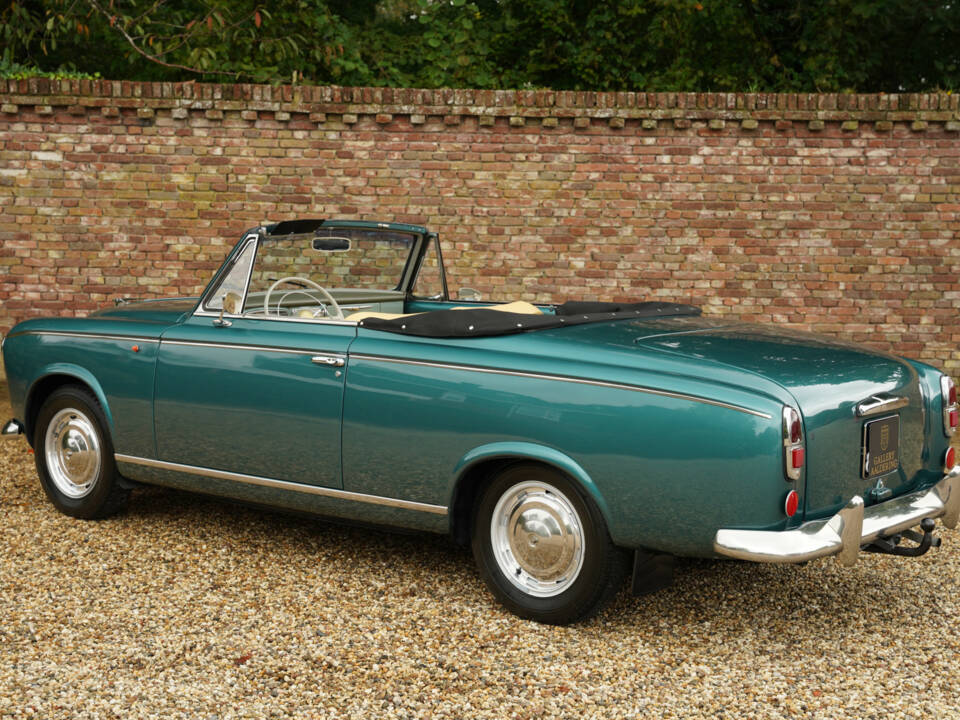 Immagine 44/50 di Peugeot 403 Cabriolet (1959)