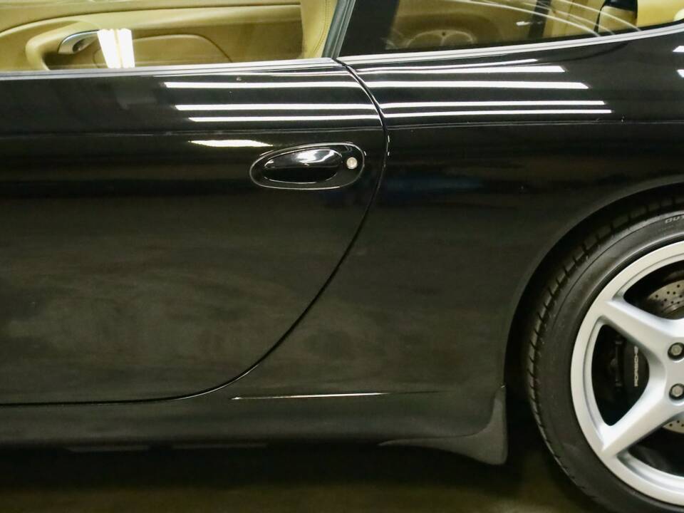 Image 17/50 de Porsche 911 Carrera (1999)