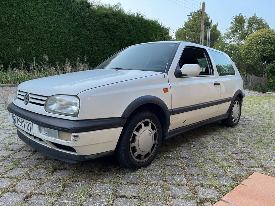 Bild 2/5 von Volkswagen Golf III GTI 2.0 (1994)