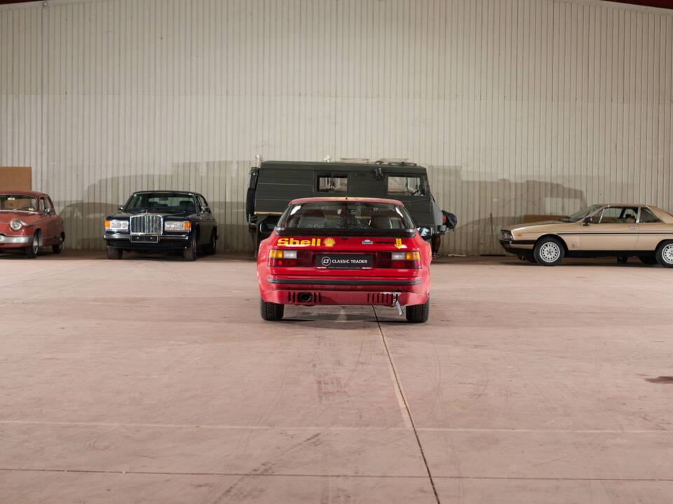 Image 3/38 of Porsche 944 (1985)