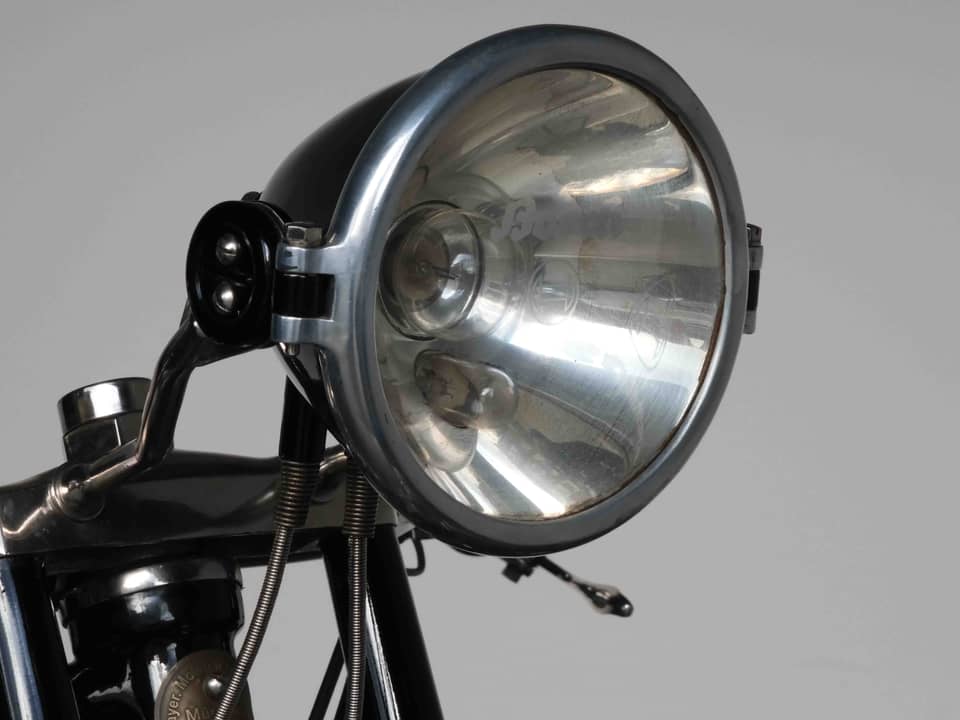 Image 26/98 of BMW R 32 (1925)