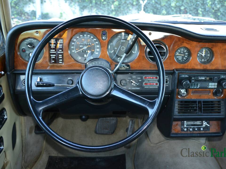 Bild 30/50 von Rolls-Royce Silver Wraith II (1979)