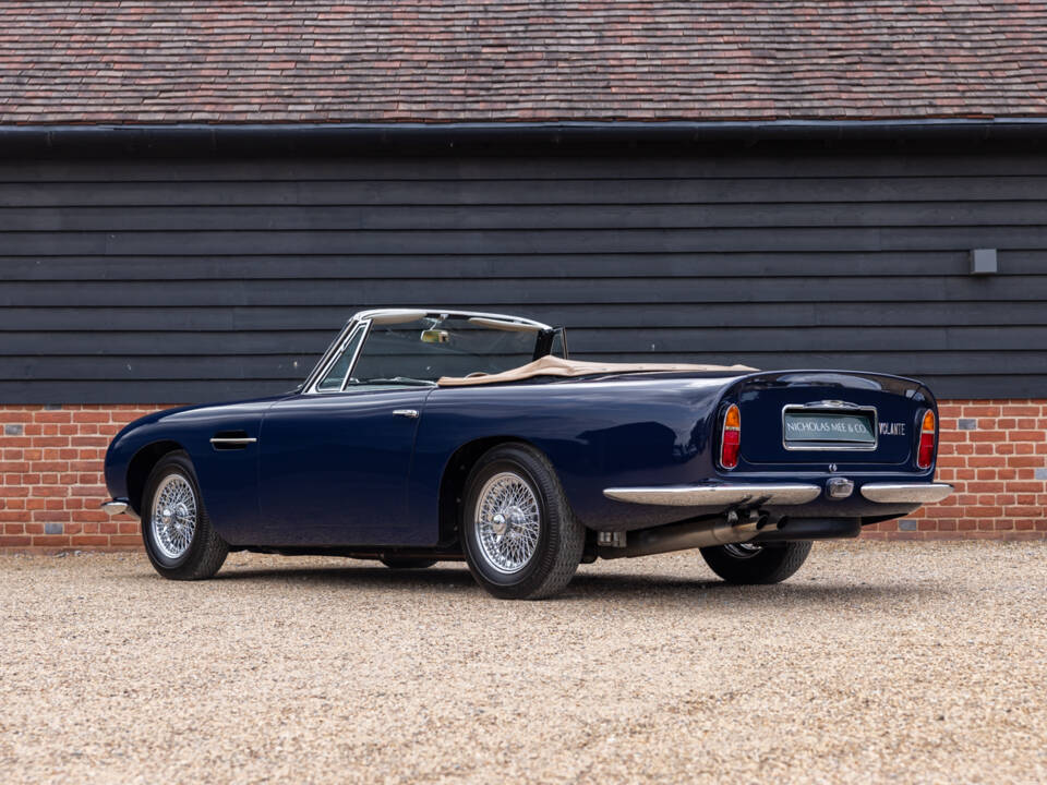 Imagen 4/68 de Aston Martin DB 6 Volante (1967)