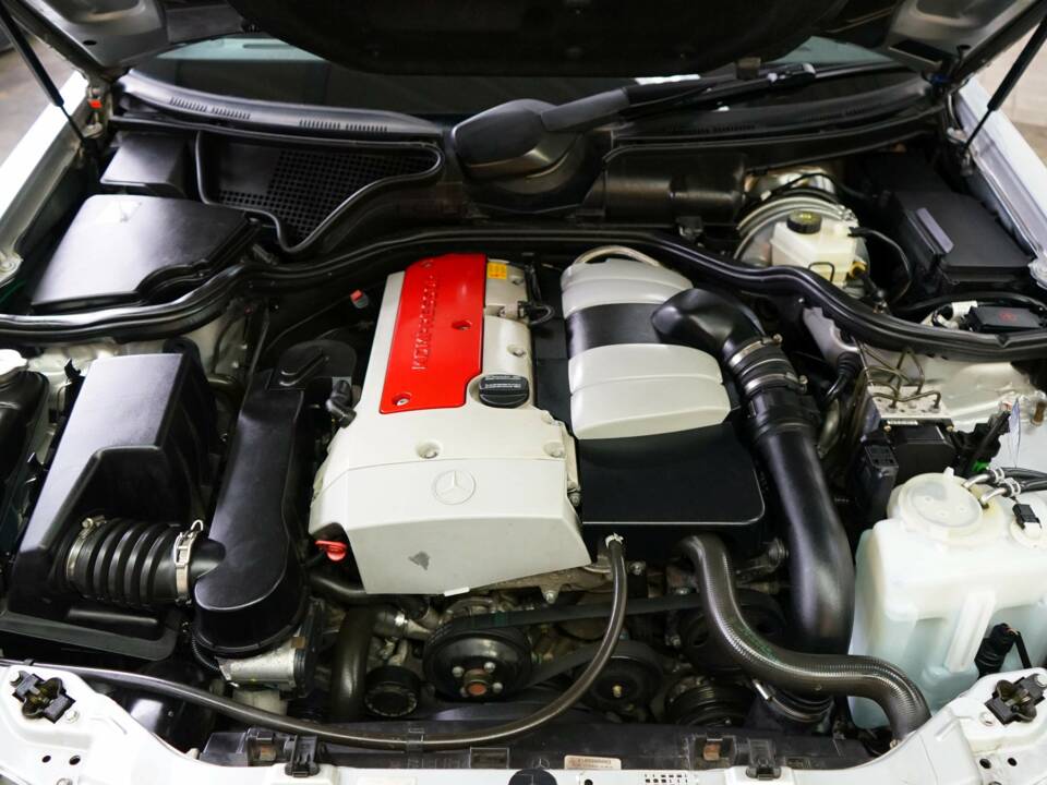 Bild 34/38 von Mercedes-Benz E 200 Kompressor (2001)