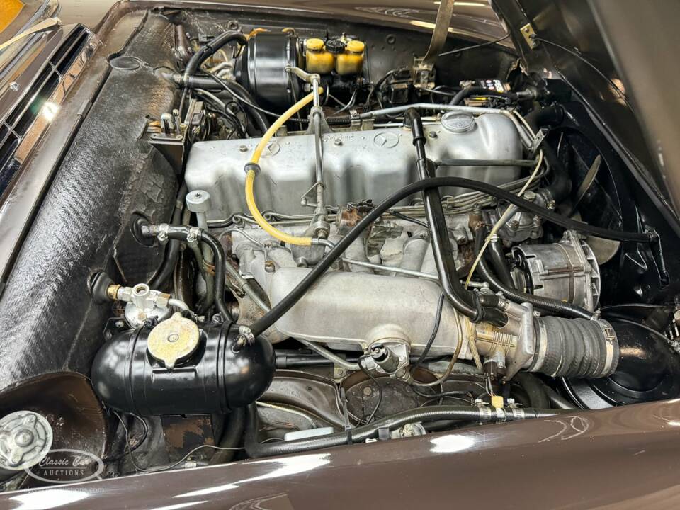 Image 5/38 of Mercedes-Benz 280 SL (1968)