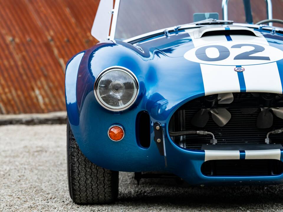 Image 12/33 of AC Cobra 427 (1965)