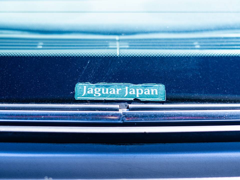 Image 19/50 of Jaguar XJ 8 4.2 (2003)