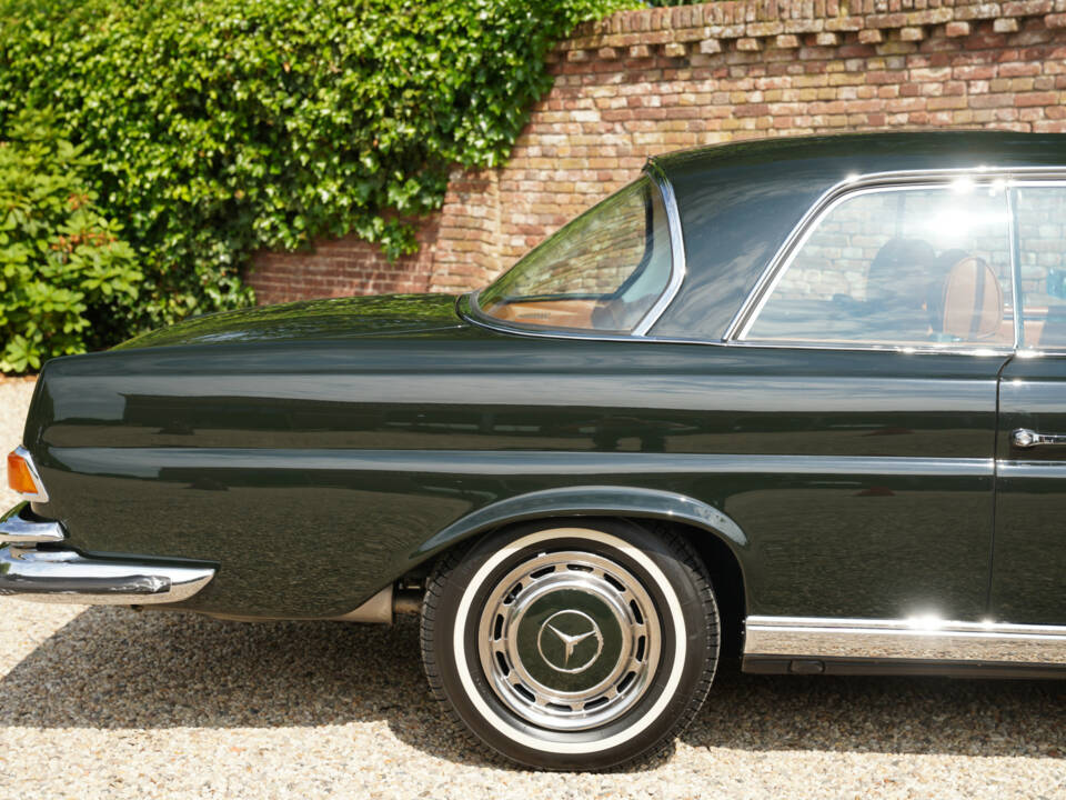 Image 39/50 of Mercedes-Benz 280 SE 3,5 (1971)