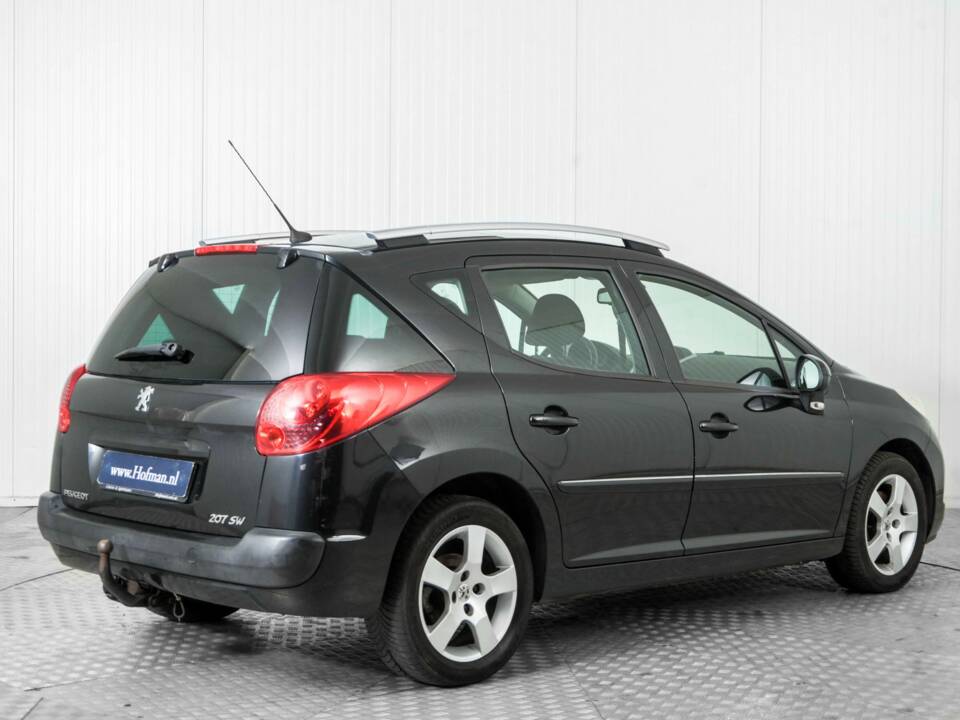 Bild 2/23 von Peugeot 207 1.6 VTi SW (2010)