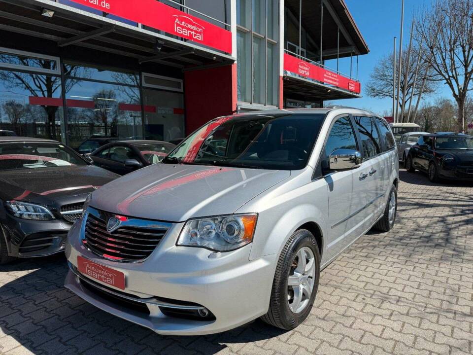 Bild 2/22 von Lancia Voyager 3.6 (2012)