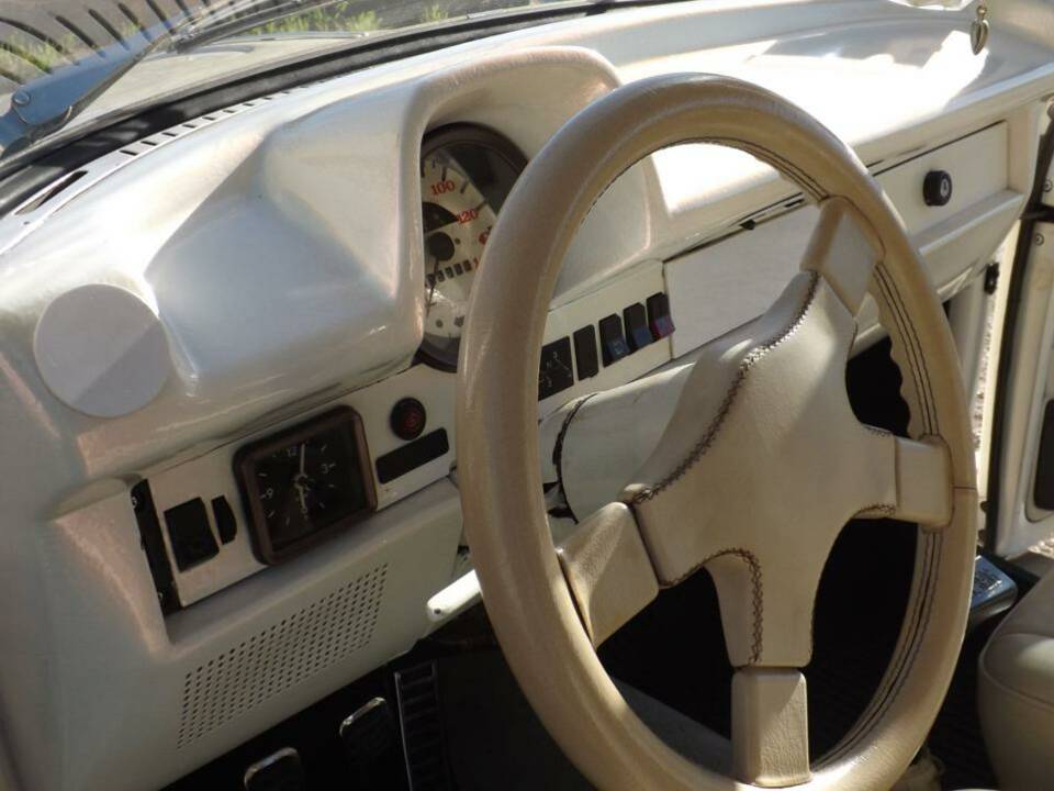 Bild 10/50 von Volkswagen Käfer 1303 LS (1973)
