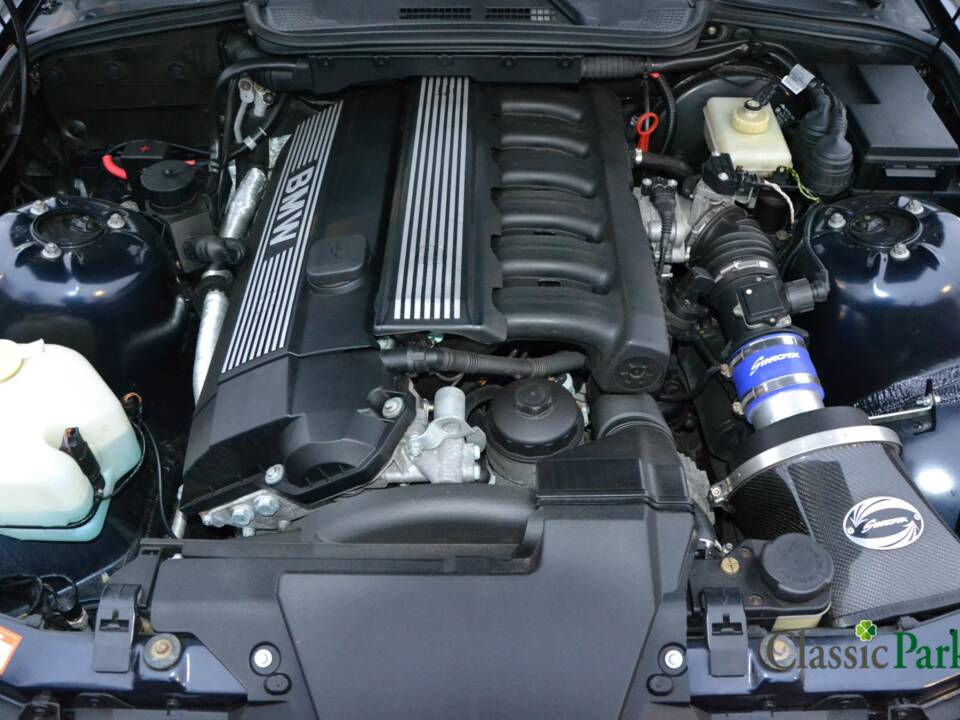 Image 13/50 of BMW 323i (1998)